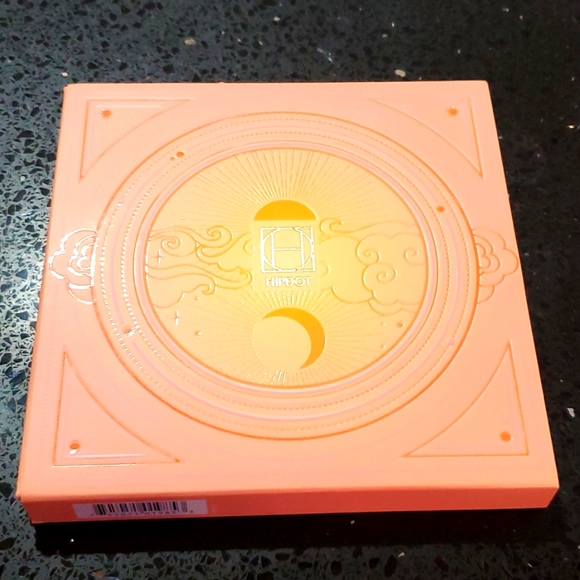 HIPDOT FACE PALLET - Picture 2 of 3